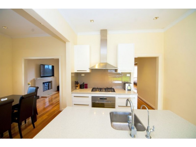 17 Windermere Avenue, Clapham SA 5062