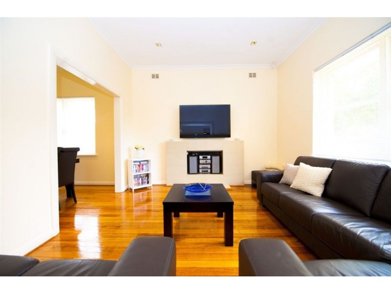 17 Windermere Avenue, Clapham SA 5062