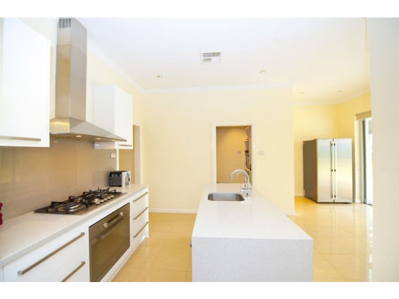 17 Windermere Avenue, Clapham SA 5062