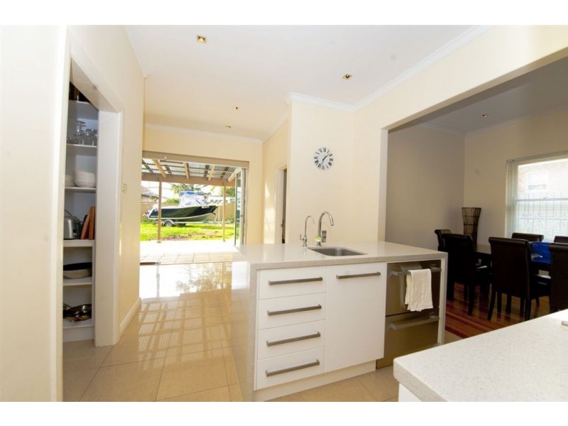 17 Windermere Avenue, Clapham SA 5062