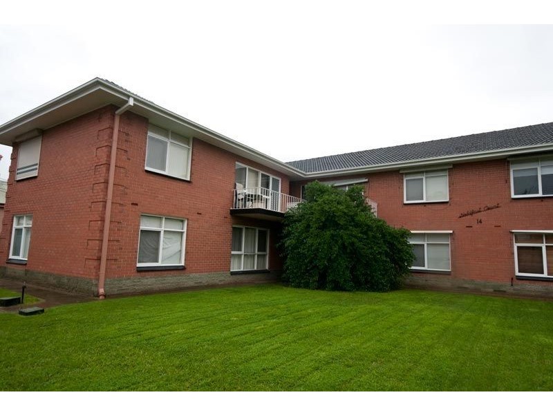 2/14 Byron Street, Glenelg SA 5045