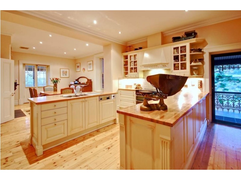 27 Stonebridge Drive, Aberfoyle Park SA 5159