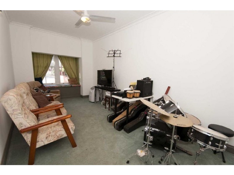 15 Bolton Avenue, Devon Park SA 5008
