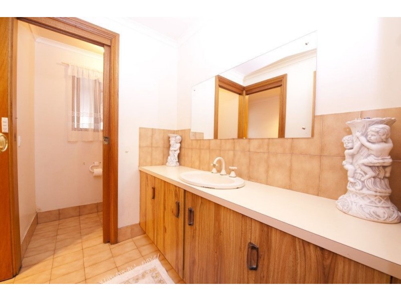 1B Berry Avenue, Newton SA 5074