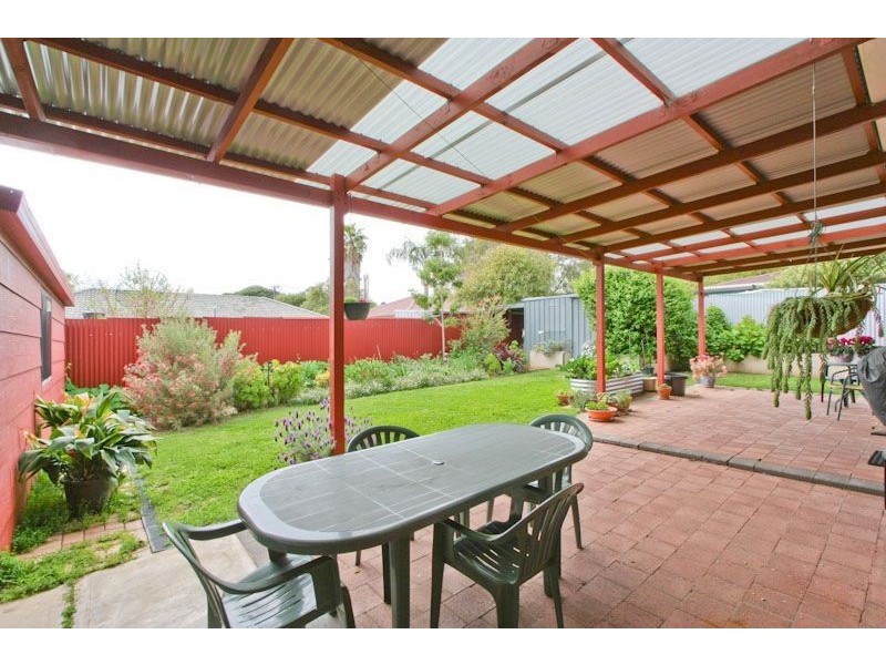 9 Radford Street, Happy Valley SA 5159