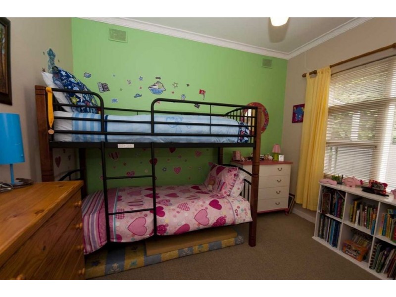 40 Robert Avenue, Broadview SA 5083