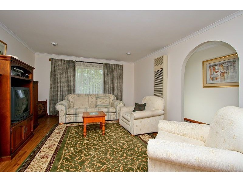 6 Bell Court, Valley View SA 5093