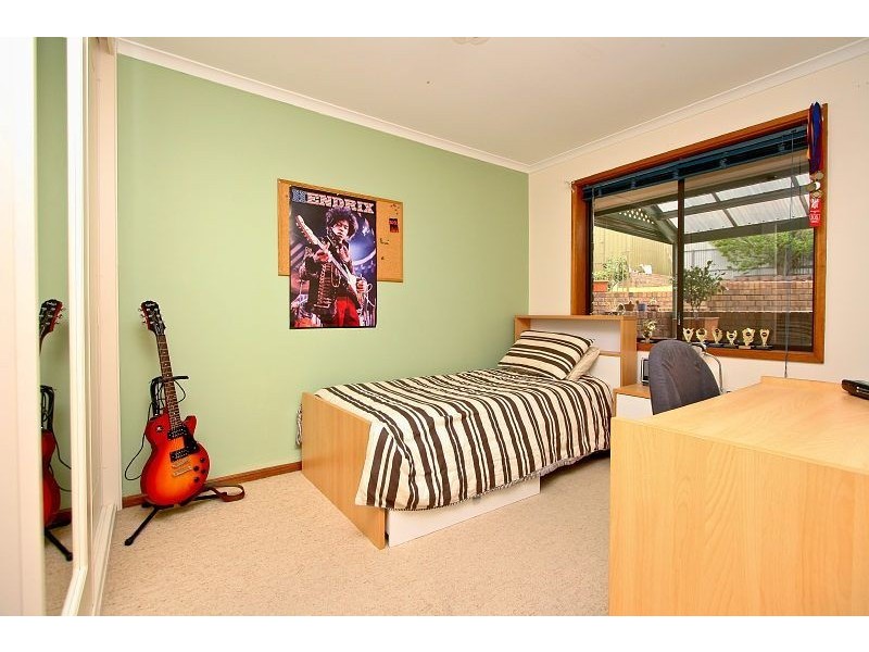 6 Bell Court, Valley View SA 5093