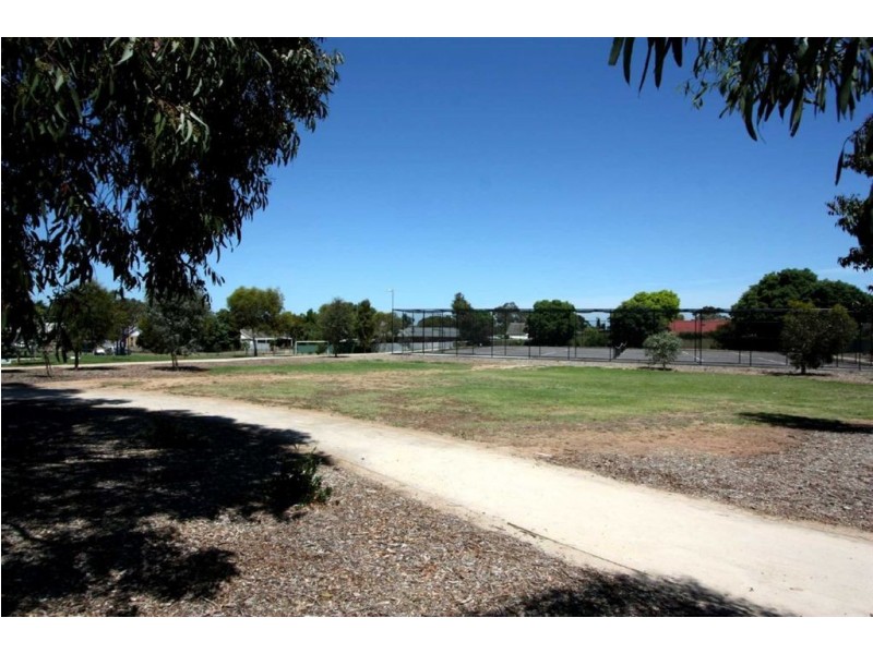 5 Park Street, Campbelltown SA 5074