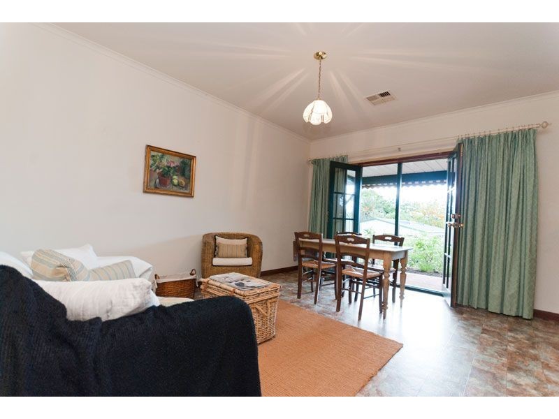 10 Carruth Road, Torrens Park SA 5062