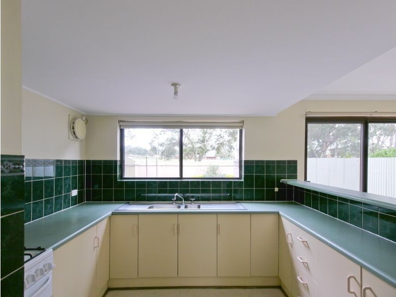 8 Boronia Court, Paradise SA 5075