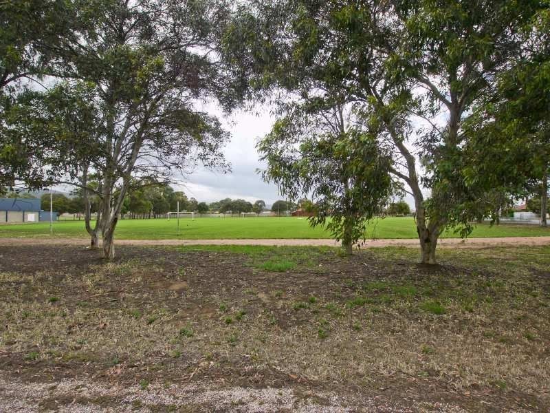 8 Boronia Court, Paradise SA 5075