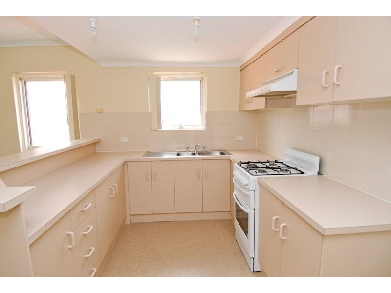 8/11 Royal Place, Adelaide SA 5000