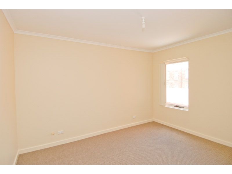 8/11 Royal Place, Adelaide SA 5000