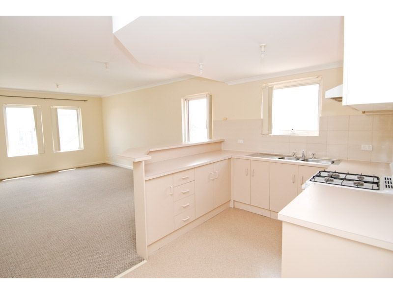 8/11 Royal Place, Adelaide SA 5000