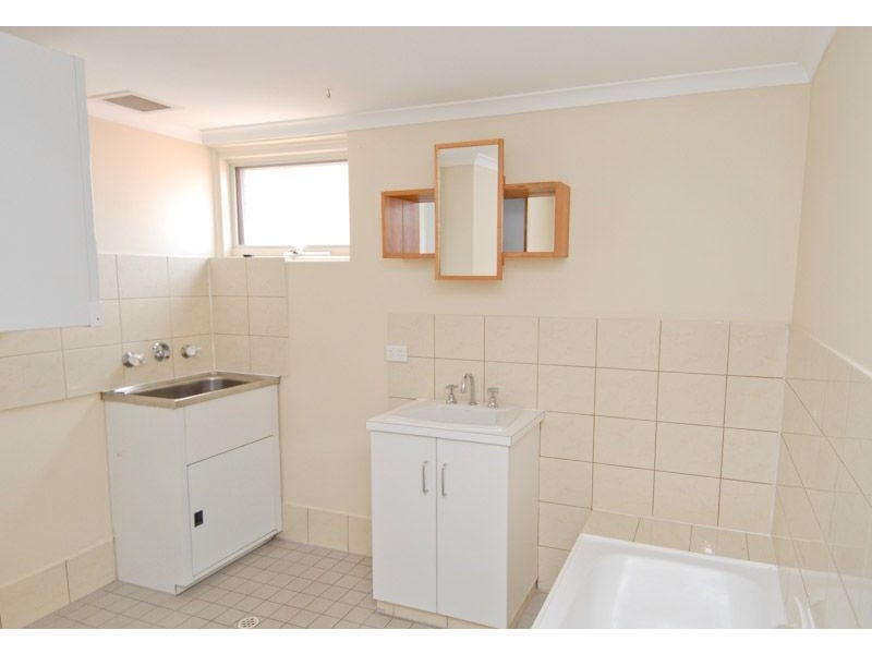 8/11 Royal Place, Adelaide SA 5000