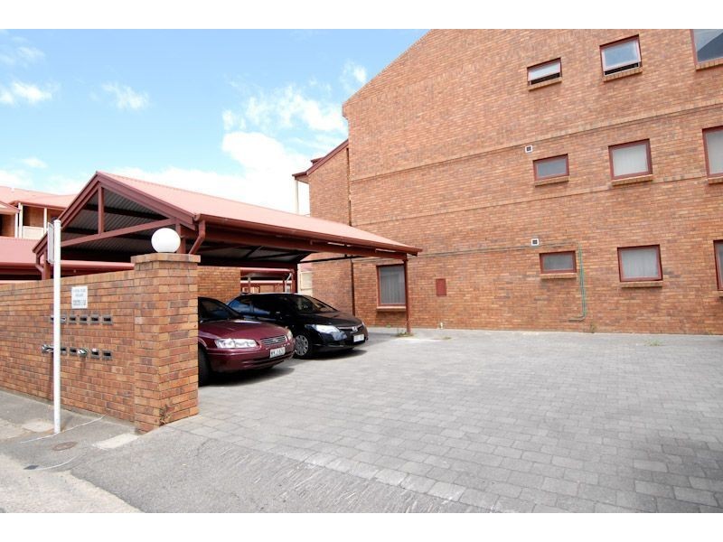 8/11 Royal Place, Adelaide SA 5000