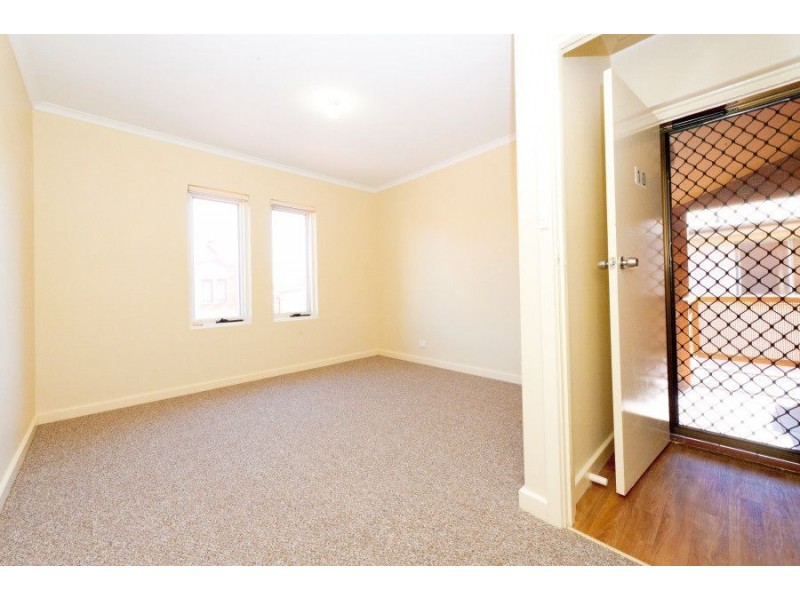 10/11 Royal Place, Adelaide SA 5000