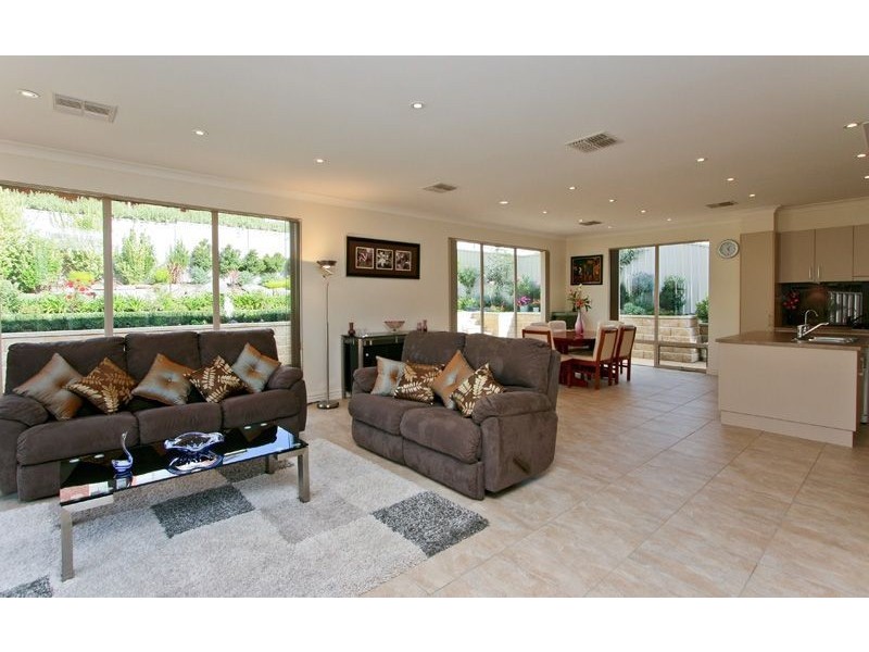 8 Warriparinga Avenue, Craigburn Farm SA 5051