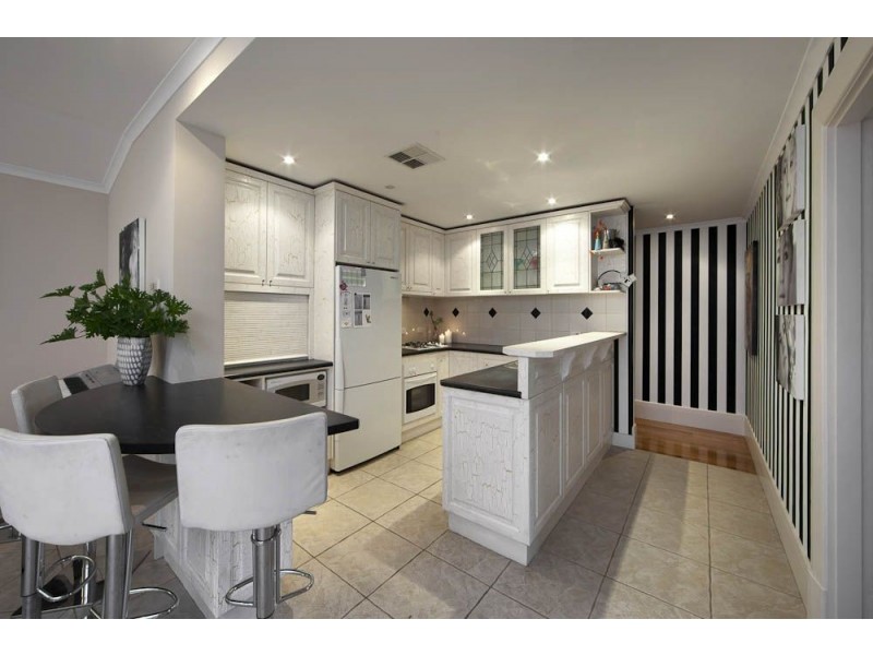 404 The Parade (Corner of Myall Avenue), Kensington Gardens SA 5068