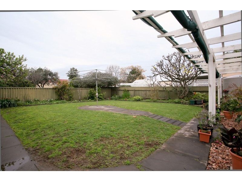 12 Canterbury Avenue, Trinity Gardens SA 5068