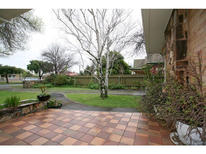 12 Canterbury Avenue, Trinity Gardens SA 5068
