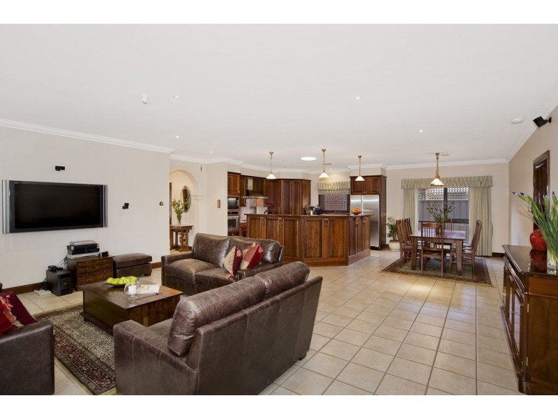 10 Caroline Drive, Allenby Gardens SA 5009