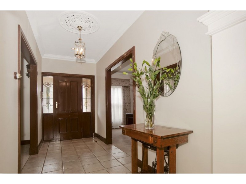 10 Caroline Drive, Allenby Gardens SA 5009