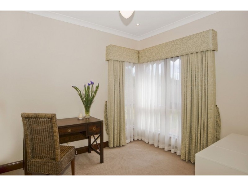 10 Caroline Drive, Allenby Gardens SA 5009
