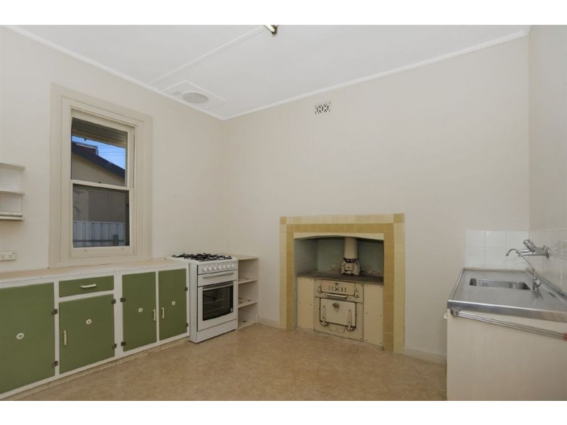 7 Walker Street, Birkenhead SA 5015