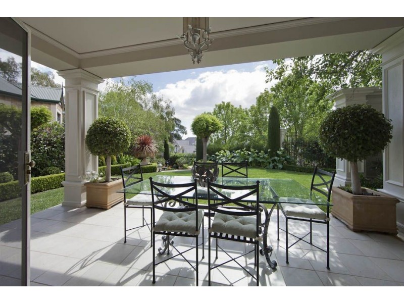 6 Olde Coach Lane, Glen Osmond SA 5064