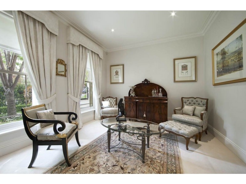 6 Olde Coach Lane, Glen Osmond SA 5064