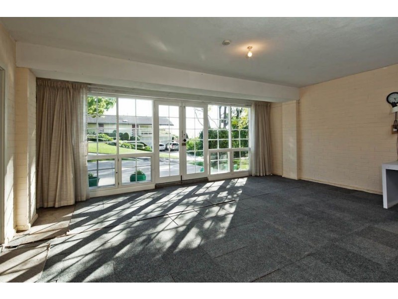 9 Woodhouse Crescent, Wattle Park SA 5066