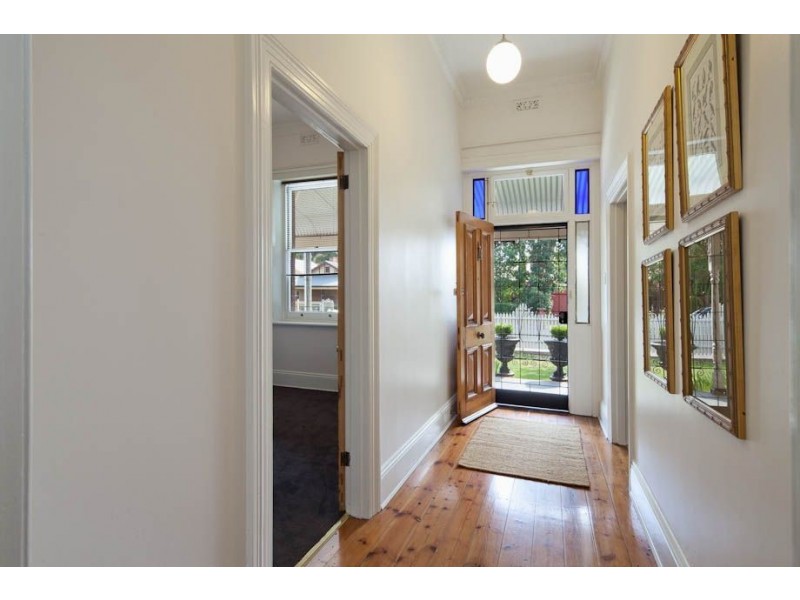 16 Arnold Street, Kingswood SA 5062