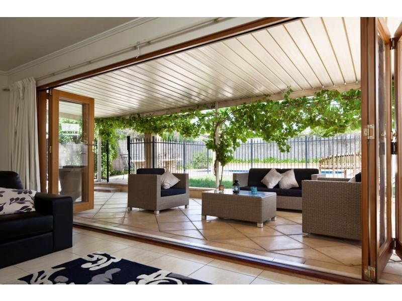 15 Adelaide Street, Largs Bay SA 5016