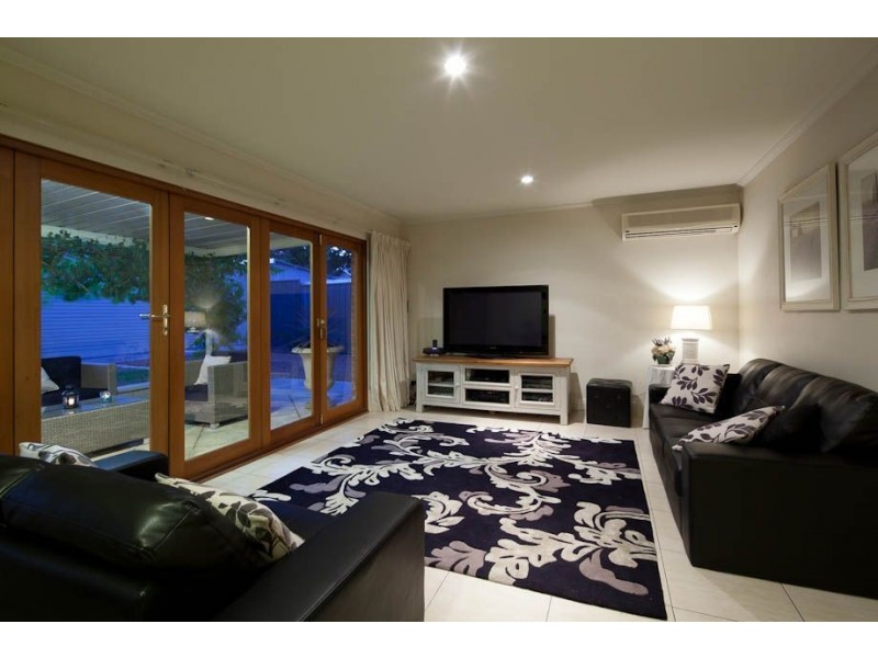 15 Adelaide Street, Largs Bay SA 5016