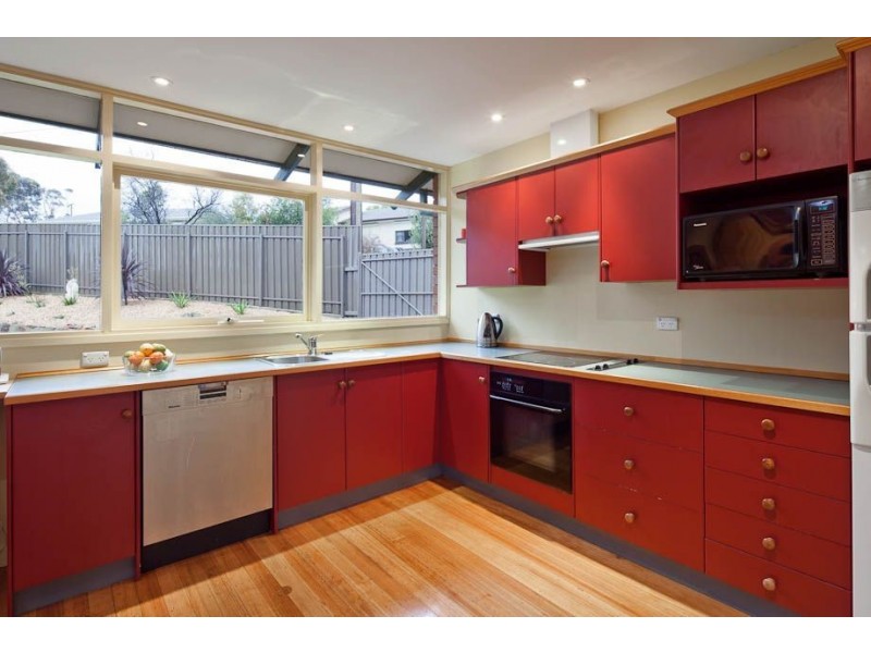 8 Ridgefield Avenue, Seaview Downs SA 5049