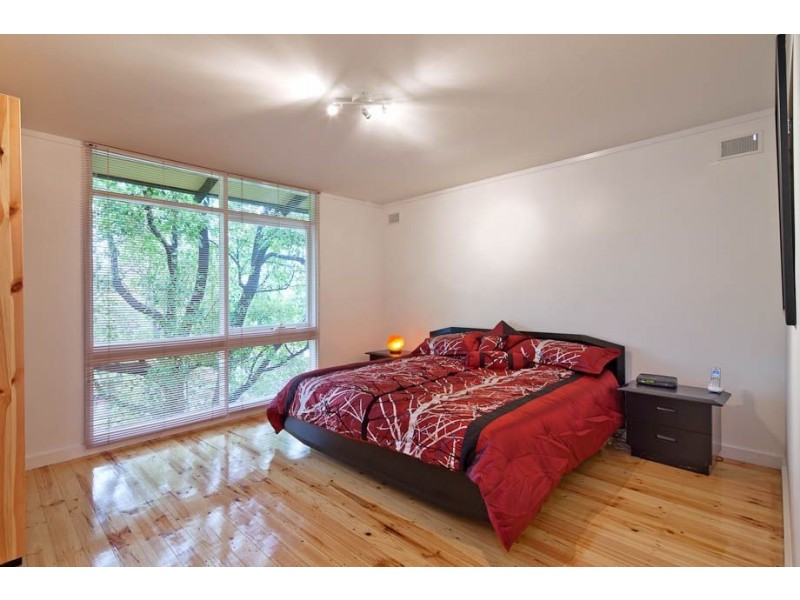 8 Ridgefield Avenue, Seaview Downs SA 5049