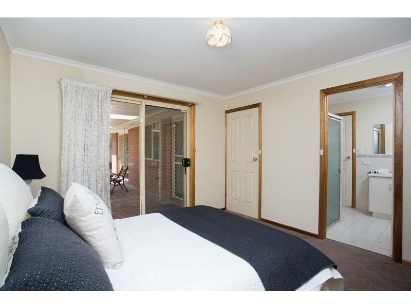 1A Somerset Avenue, Clearview SA 5085