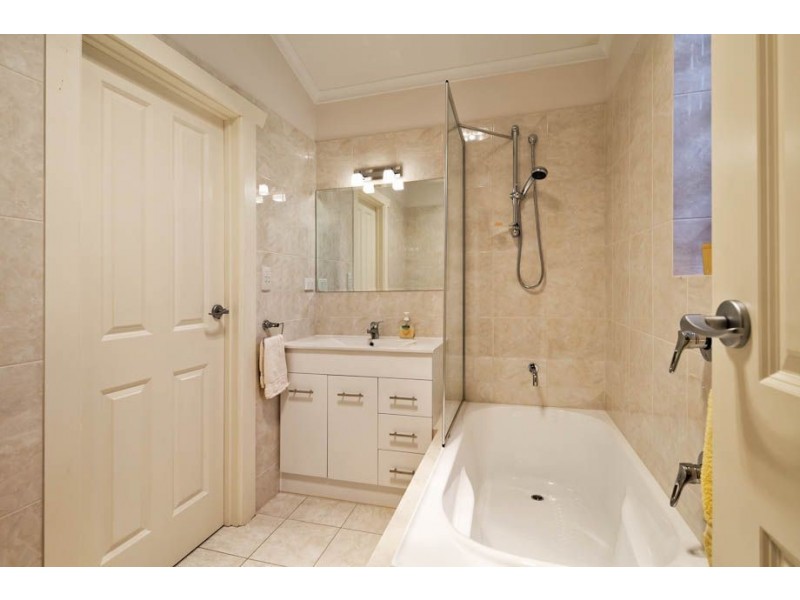 8 Orange Grove, Kensington Park SA 5068