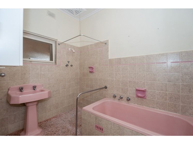 6 Redwood Avenue, Redwood Park SA 5097