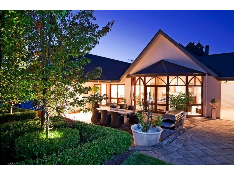 8 Horn Street, Houghton SA 5131