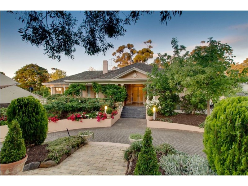 4 Meadowvale Road, Springfield SA 5062