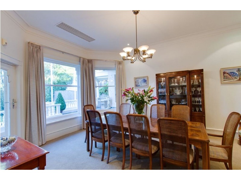 4 Meadowvale Road, Springfield SA 5062