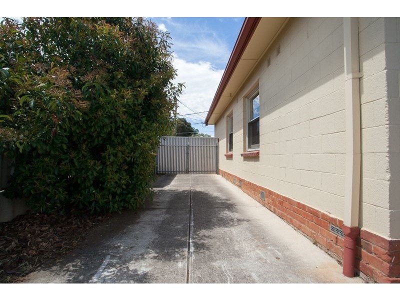 11 Ballater Avenue, Campbelltown SA 5074