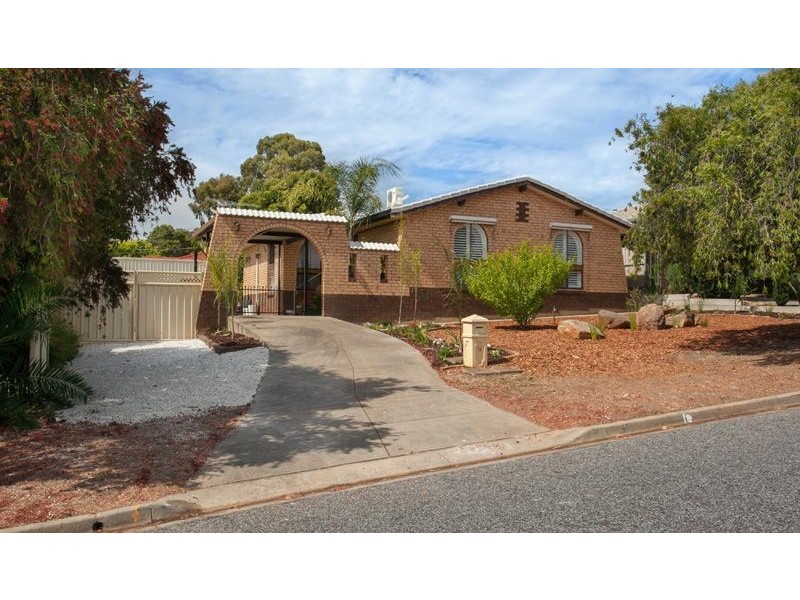 18 Currawong Crescent, Modbury Heights SA 5092