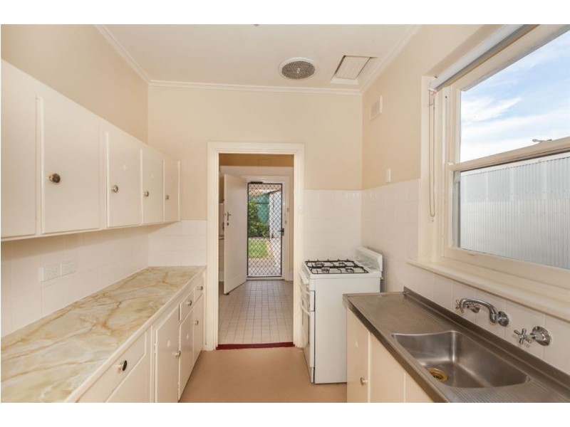 35 Hobart Road, Henley Beach South SA 5022