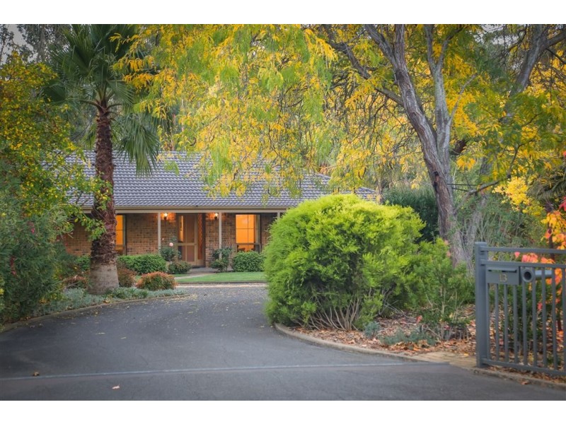 13 Victoria Street, Hahndorf SA 5245