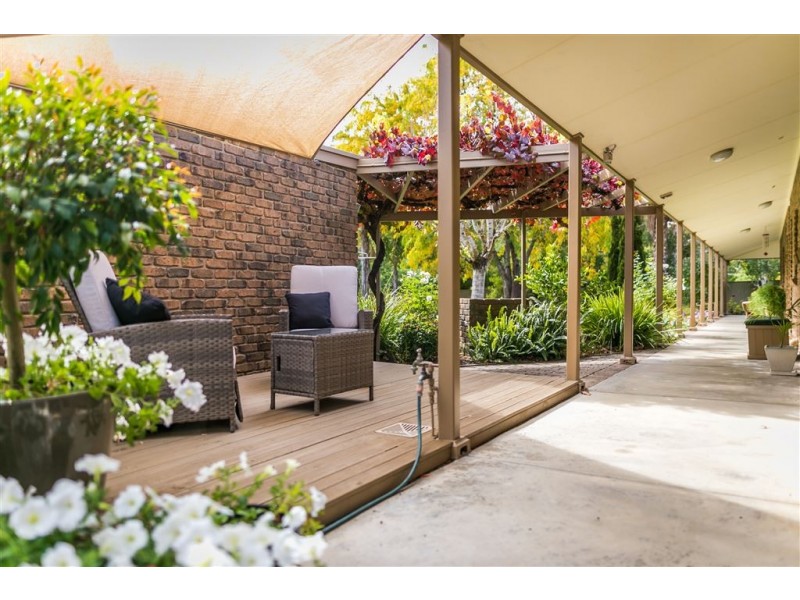 13 Victoria Street, Hahndorf SA 5245