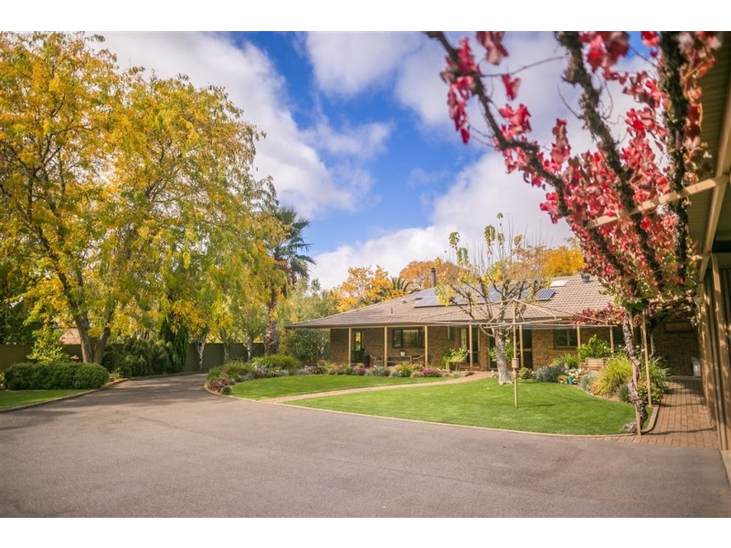 13 Victoria Street, Hahndorf SA 5245